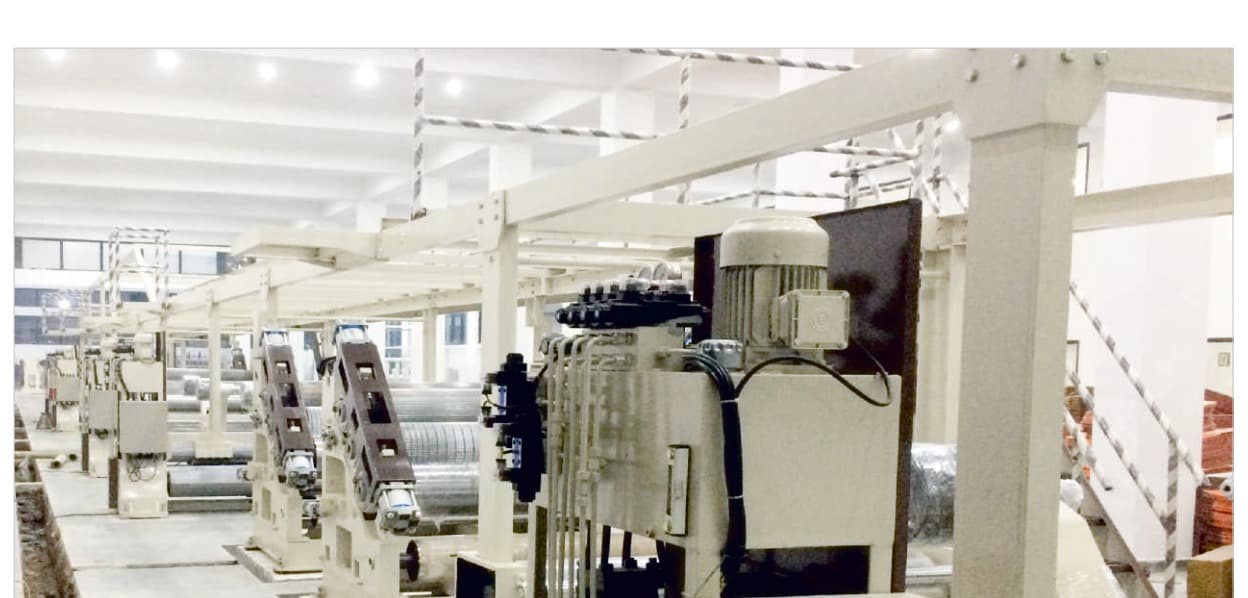 Automated corrugated plant machinery at the Sampuran Packaging facility