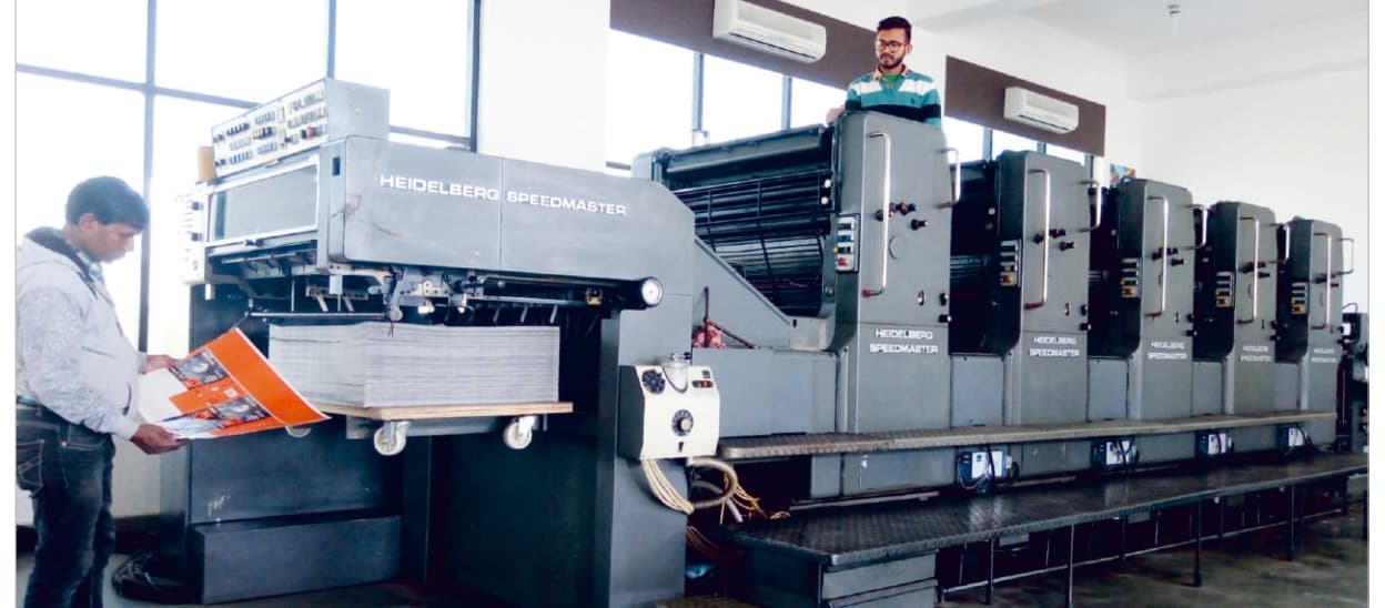 5 Colour Heidelberg Speedmaster printing machine at Sampuran Packaging